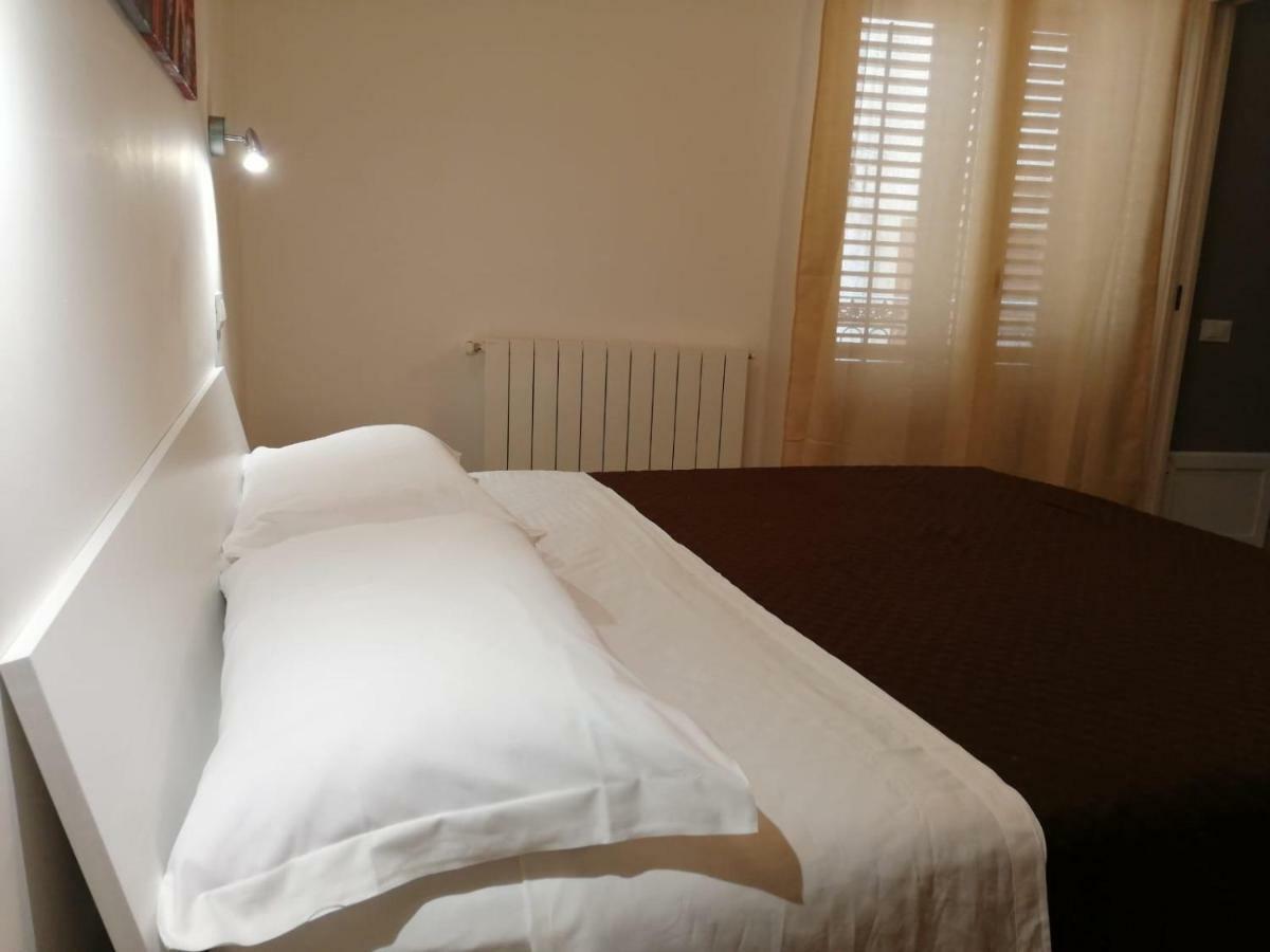 Opera Boutique Rooms มอนเรอาเล ภายนอก รูปภาพ