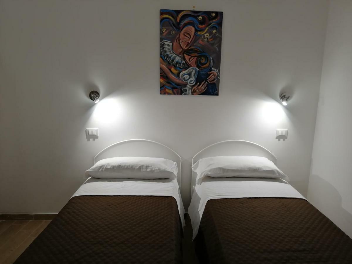 Opera Boutique Rooms มอนเรอาเล ภายนอก รูปภาพ