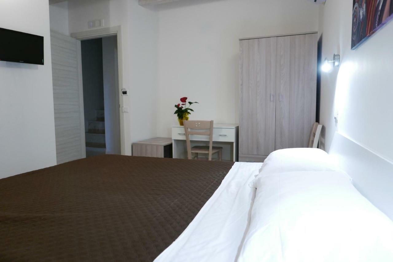 Opera Boutique Rooms มอนเรอาเล ภายนอก รูปภาพ