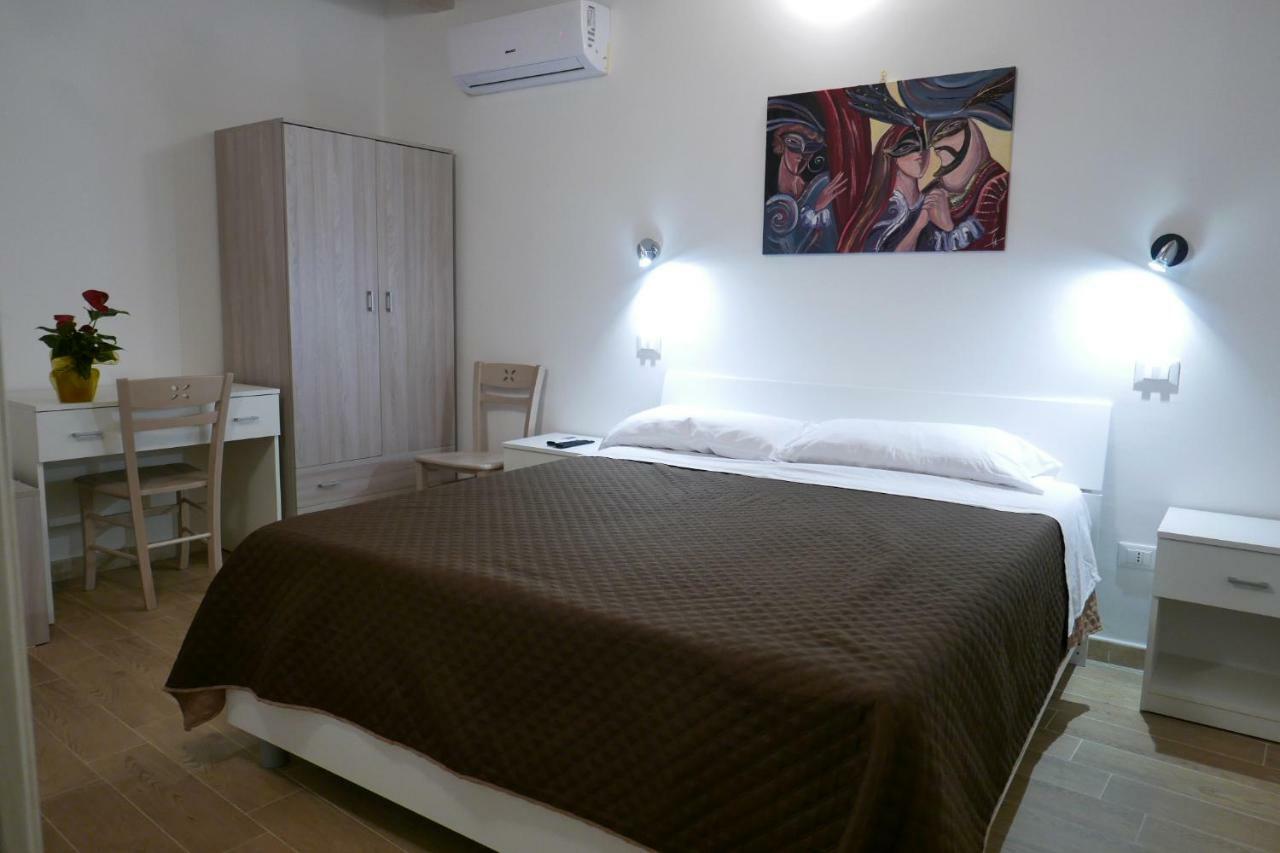 Opera Boutique Rooms มอนเรอาเล ภายนอก รูปภาพ