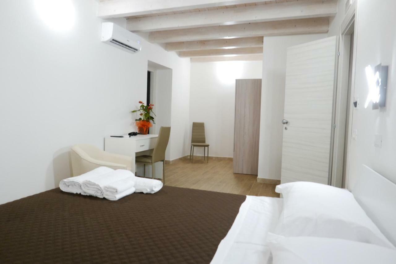 Opera Boutique Rooms มอนเรอาเล ภายนอก รูปภาพ