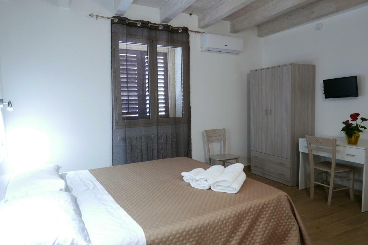 Opera Boutique Rooms มอนเรอาเล ภายนอก รูปภาพ
