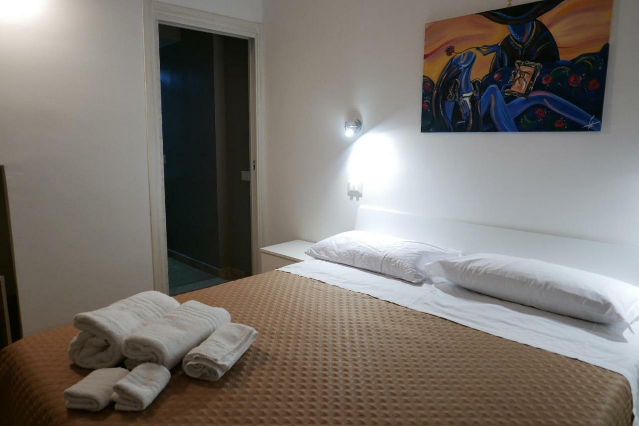 Opera Boutique Rooms มอนเรอาเล ภายนอก รูปภาพ